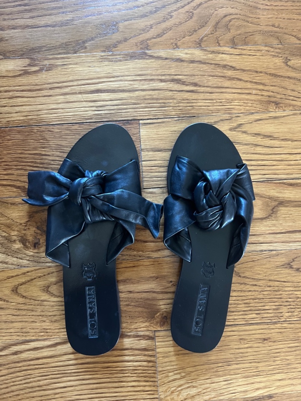Sol Sana Black Knotted Slide Sandals can be worn both ways. Size 39